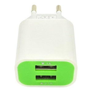 Incarcator / Adaptor USB cu două porturi.
