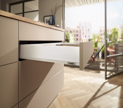 MERIVOBOX - Laterala M sertar 270mm alb-matase 470M2702S set Blum