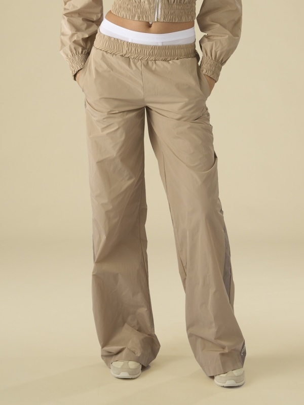 Pantalon bej windbreaker - Img 2