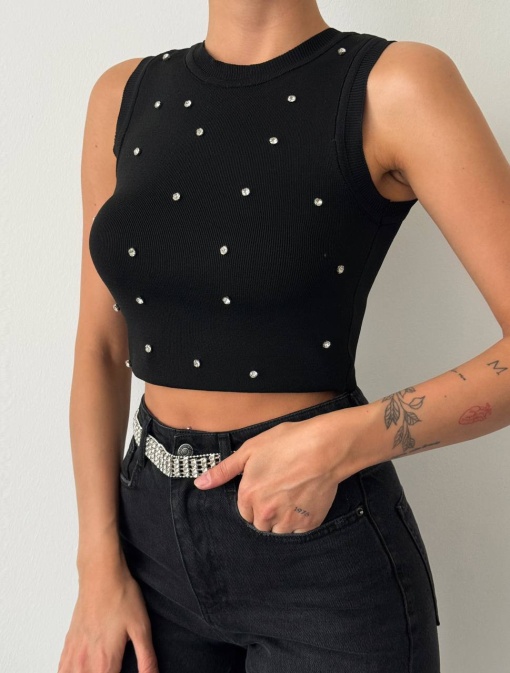 Top OneSize cu aplicatii metalice, Pe corp, Talie scurta, Calitate inalta, Negru