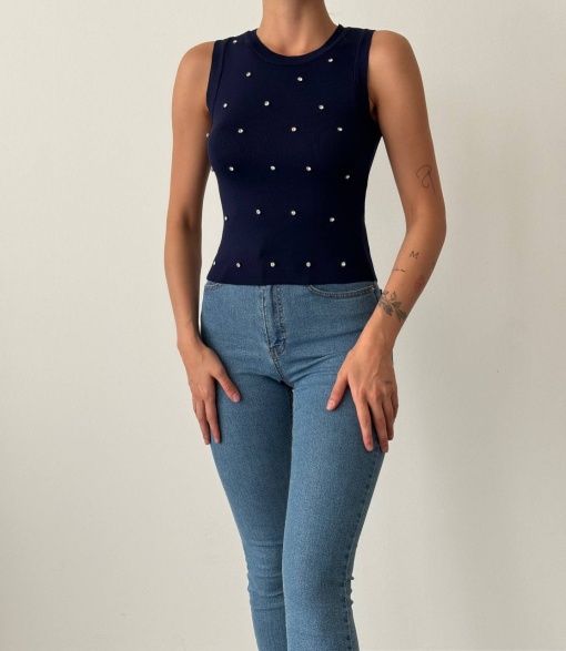 Top OneSize cu aplicatii metalice, Pe corp, Talie scurta, Calitate inalta, Albastru