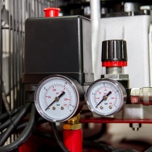 Compresor trifazat profesional, 100l, 350l/min - Img 2