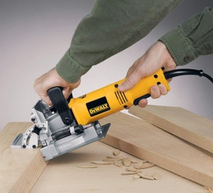 Masina de frezat nuturi, 600W, DeWalt, tip DW682K-QS - Img 2