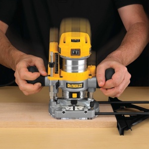 Masina de frezat verticala, 900W, DeWalt D26203-QS - Img 2
