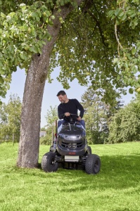Tractoras de tuns gazon AL-KO 18-103.4 HD-A V2 Comfort, 103cm, hydro, Pro600 586cc 9.0kW - Img 2