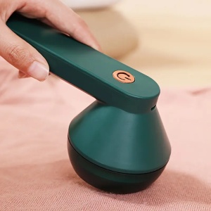 Aparat electric pentru îndepărtarea scamelor Razo Sensitive Care 3, încărcare USB , Verde/Alb +periuța de curățare