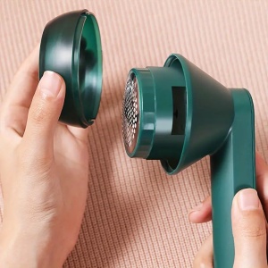 Aparat electric pentru îndepărtarea scamelor Razo Sensitive Care 3, încărcare USB , Verde/Alb +periuța de curățare - Img 2