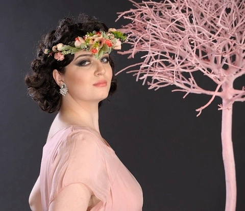 Coroniţă cu flori delicate.Aduce primăvara în sufletul tău