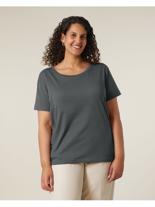 ST/™ Stella Serena – The iconic mid-light women&#039;s scoop neck t-shirt