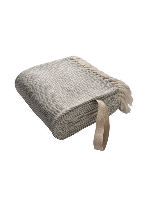 ON™ Fringed blanket made of 100% recycled material
