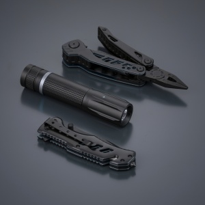 CO Optima Multiset: multitool, cuțit de salvare și lanternă mică