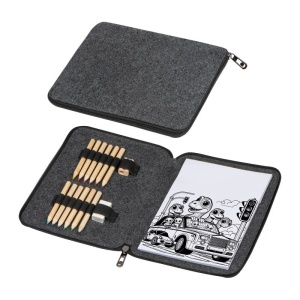 MC Colouring set in felt case
