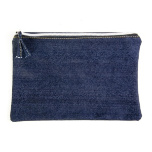 ON™ DENIM 220 g/m2 cotton beauty case (85% cotton - 15% polyester) with zipper closure