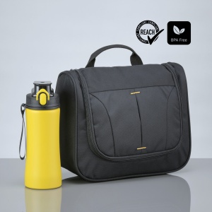 CO Primo Urban Set: trusă cosmetică și sticlă de apă 550 ml