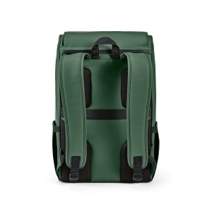 AO Rucsac Warsaw 20L din rPET. Închidere tip roll-top și cataramă.