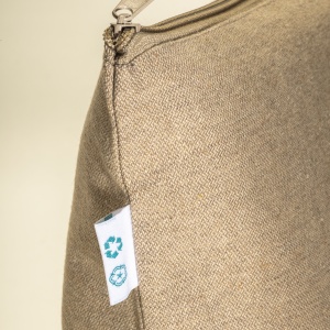 ON™ 280 g/m2 recycled cotton beauty case with zip and gusset at base