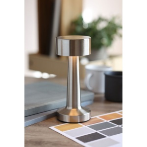 HIERLUZ Rechargeable iron table lamp - Img 5