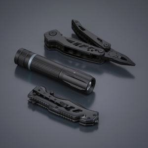 CO Optima Multiset: multitool, cuțit de salvare și lanternă mică