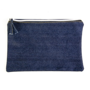 ON™ DENIM 220 g/m2 cotton beauty case (85% cotton - 15% polyester) with zipper closure