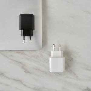AO Franklin Wall Charger rABS 20W. USB-C and USB-A Fast charging