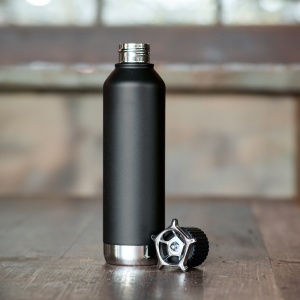 AO Spiglo Bottle rSS 780ml. Double wall and Leakproof. Wheel shaped lid