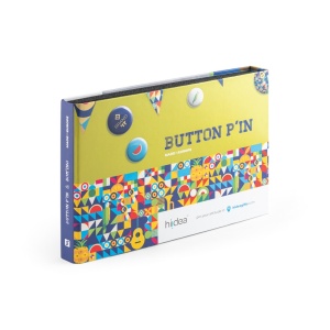 hi!™ PIN & DOMING SHOWCASE Mapa de insigne si doming 2 in 1