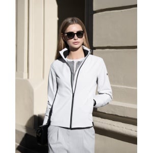 Prescott Women - Eleganță confortabilă și rafinată Exterior: 120 g /m²| Căptușeală în corp: 100 g/m² | Căptușeală în mâneci: 65 g/m² | Coastă: 800 g/m²