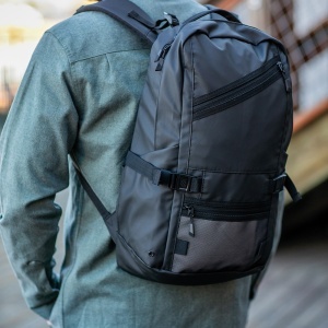 AO Rucsac Rivin 18L rPET. Buzunar reflectorizant. Încape un laptop de 17".