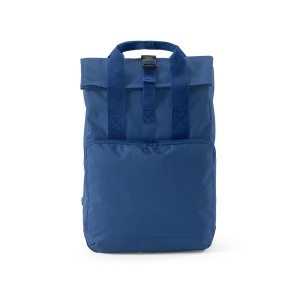 AO Rucsac Warsaw 20L din rPET. Închidere tip roll-top și cataramă.