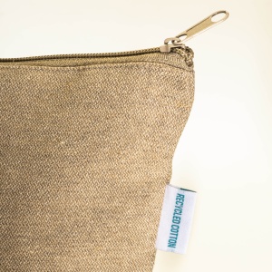 ON™ 280 g/m2 recycled cotton beauty case with zip and gusset at base