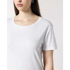 ST/™ Stella Serena – The iconic mid-light women's scoop neck t-shirt