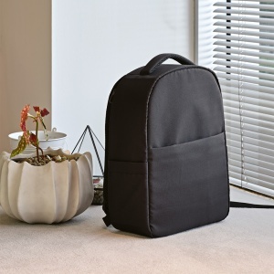 AO Rucsac Budapest 16L rPET. Buzunar frontal. Încape laptop de 17".