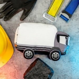 AX™ Camion de pluș | Rune
