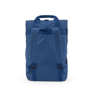 AO Rucsac Warsaw 20L din rPET. Închidere tip roll-top și cataramă.