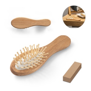 HI DERN. Wooden hairbrush with round bamboo bristles