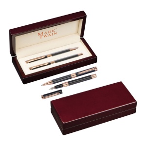 MC Mark Twain writing set, in a wooden case