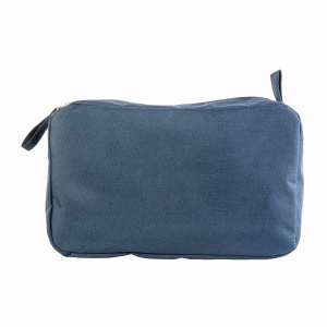 ON™ Polyester 300D beauty case with zip closure