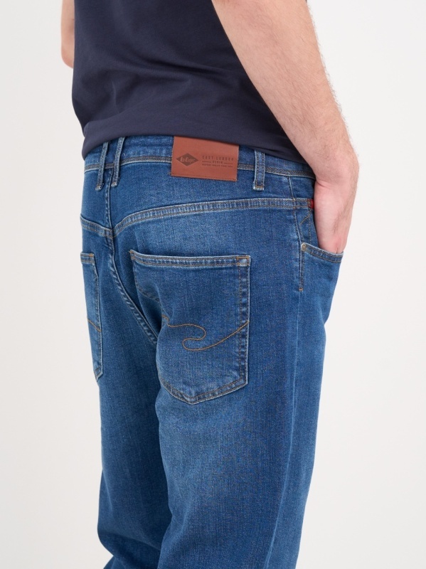 Lee Cooper - Blugi barbat regular cu aspect usor decolorat - Img 4