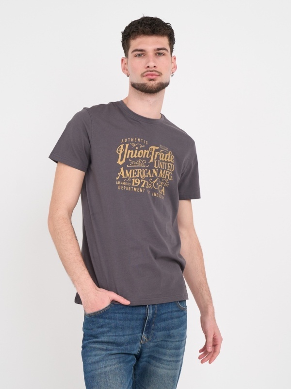 Timeout - Tricou barbat cu maneca scurta si imprimeu grafic - Img 3