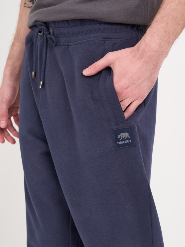 Timeout - Pantaloni sport barbat cu buzunare si detalii logo - Img 3