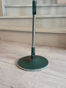 Set Mop Rotativ cu Galeata ZânaCasei Deluxe, Separa Apa Murdara de Cea Curata Consum Redus de apa si detergent, 2 rezerve - Img 8