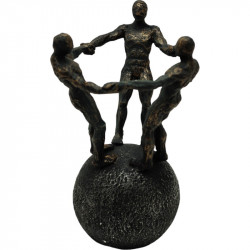 Statueta Neagra Moderna Echipa De Forta 3 Personaje pe glob pamantescde la gimina.ro 