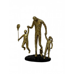 Statueta aurie tata cu 2 copii si catel