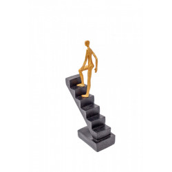 Statueta scara unui barbat spre succes auriu cu negru