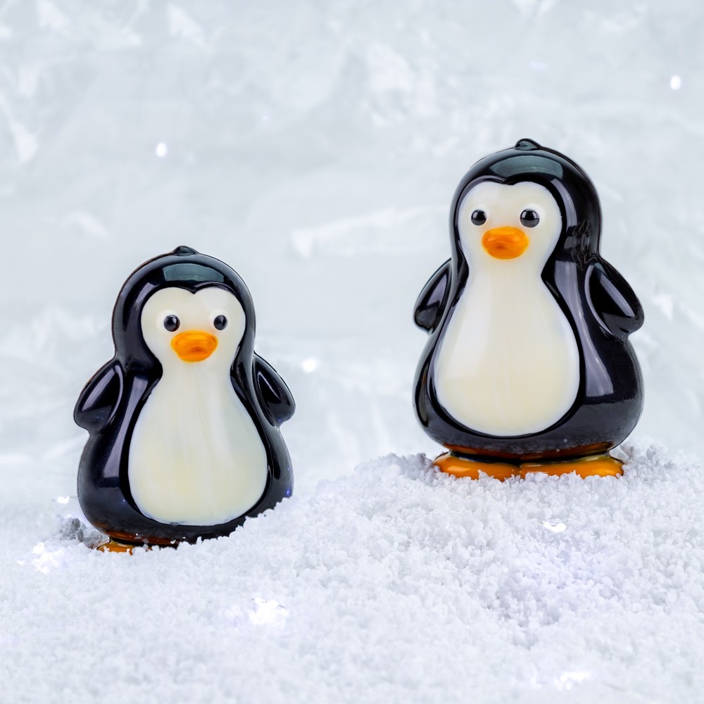Matrita 3D Ciocolata, Plastic Rigid cu Cleme, Pinguin 7.95 x 7.55 x H 11.4 cm, 45 gr