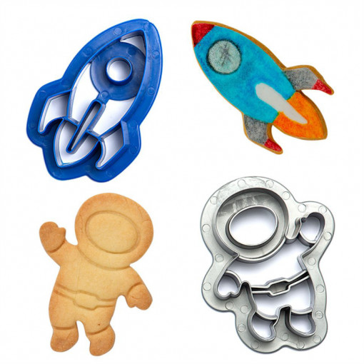 Cosmic Space - Plastic Cutters Ø 7.5 and 8 x H 2.2 cm, Set 2 pcs