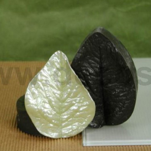 Silicone Moulding Silicon Sharp Leaf with Straight Edges, 8.3 x 5.5 cm