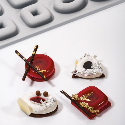 Gourmand Silicon Gourmand Овален 4 x 2,8 x H 1 cm / Квадратен 3,1 x 3,1 x H 1 cm, 24 кухини