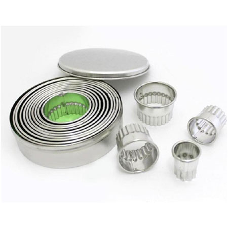 Round Scalloped - Stainless Steel Cutters Ø 2 - 7.5 x H 3 cm, Box 9 pcs