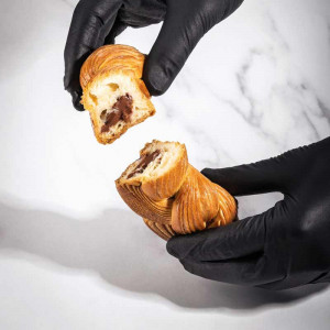 Microperforated Branch Tarte Viennoiserie by Johan Martin Crescent 15.7 x 5 x H 4.5 cm - Img 4